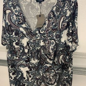$10 Women’s Top Size 3XL